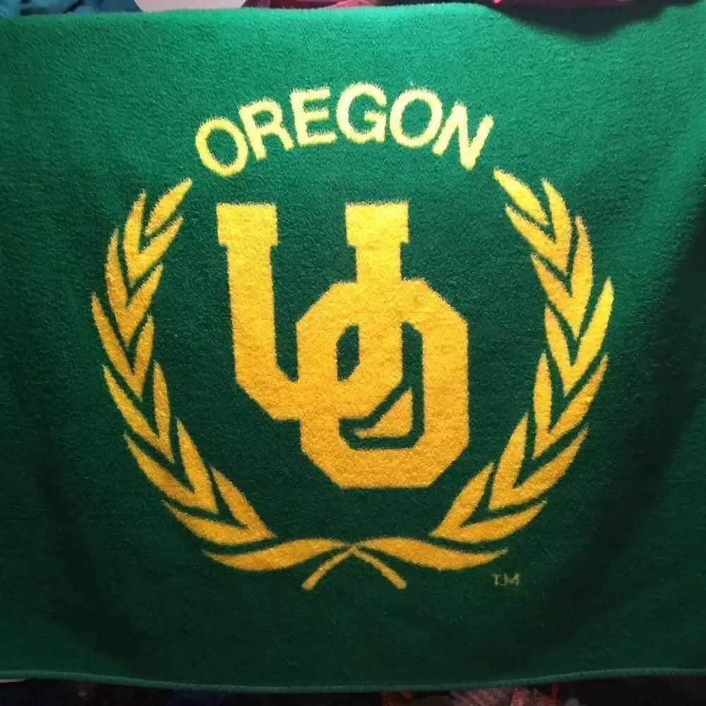 Vintage Biederlack University of Oregon Ducks Fleece Blanket